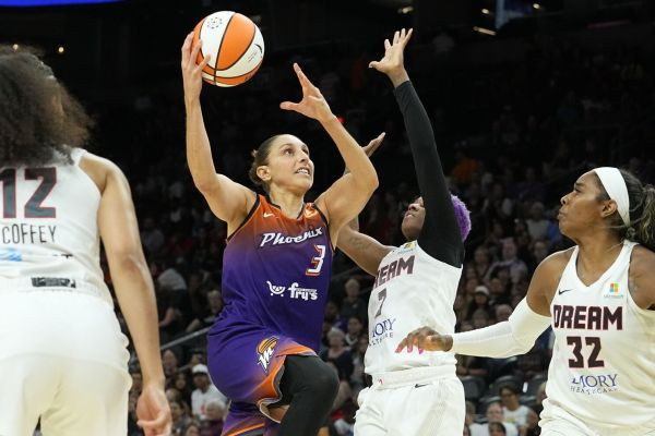 The first player in league history to reach 10,000 points in their career is WNBA standout Diana Taurasi